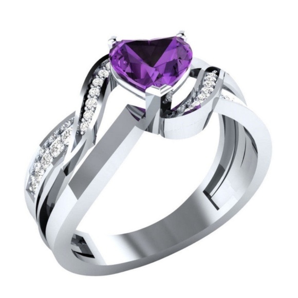 . Jewelry - Gorgeous 925 Silver Ring Heart Shape Amethyst